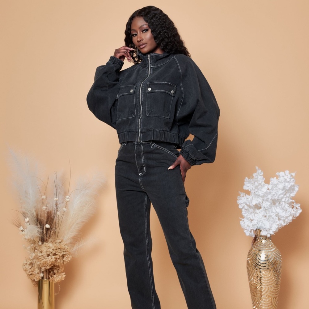 Denim 90s inspired.